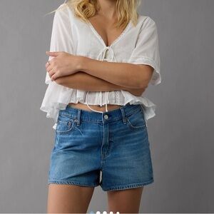 Nwt American Eagle Strigid Super High Rise Relaxed denim Jean short size 2